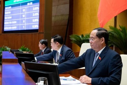 Quốc hội thông qua Luật Đấu thầu (sửa đổi)