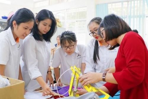 Bỏ qua định kiến về giới khi chọn nghề
