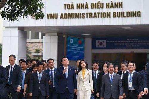 Tổng thống Hàn Quốc Yoon Suk Yeol thăm ĐHQGHN và giao lưu với sinh viên