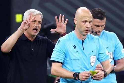 Nhận án phạt nặng, Mourinho tung đòn đáp trả UEFA