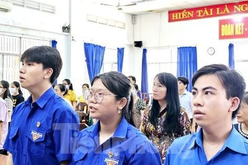 Ba chiến sĩ tình nguyện Hoa Phượng Đỏ được kết nạp Đảng