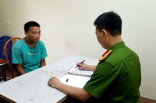Khởi tố đối tượng chống người thi hành công vụ