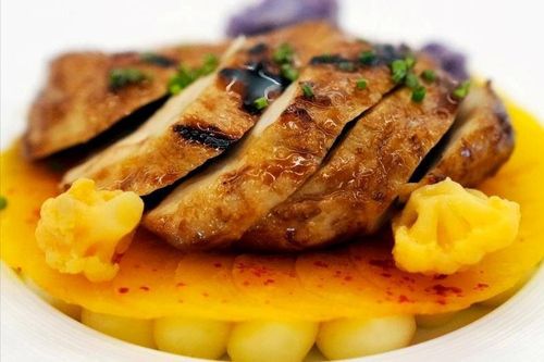 Mỹ cho phép bán thịt 'nuôi' trong phòng thí nghiệm