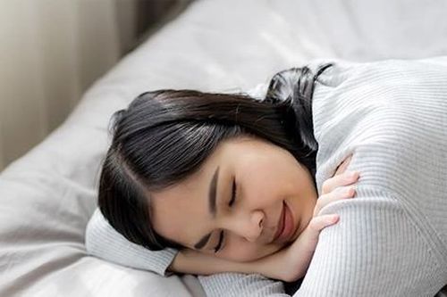 Ngủ trưa đúng cách giúp não trẻ ra 7 tuổi