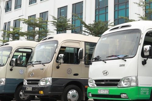 Học sinh lớp 1 Hà Nội bị bỏ quên trên ô tô sau khi đi dã ngoại
