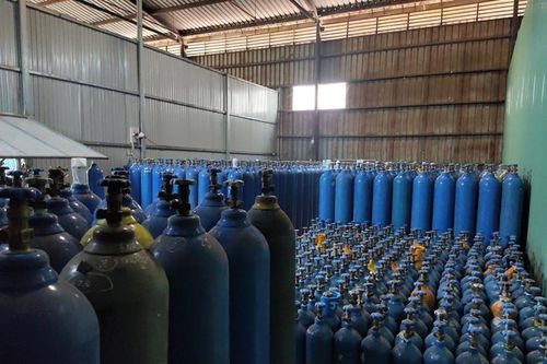 Công an TP Hồ Chí Minh phát hiện 21 tấn khí cười chuẩn bị đưa đi tiêu thụ