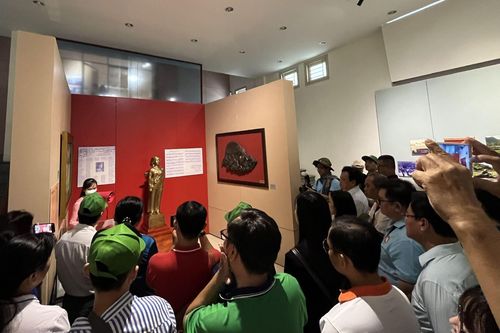 Cán bộ mặt trận TP Hồ Chí Minh về nguồn Côn Đảo ôn lại truyền thống lịch sử