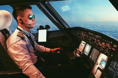 Hành trình gần 20 năm làm việc trong ngành quản lý hoạt động bay và chinh phục bầu trời của cơ trưởng Trung Minh