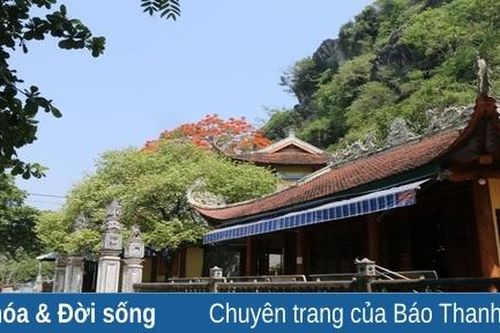 Dưới núi Chung Chinh