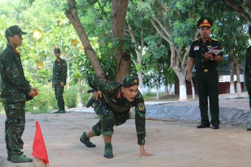Lữ đoàn Công binh 293 tổ chức kiểm tra cán bộ huấn luyện năm 2023