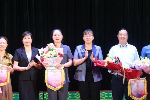 Đội thi huyện Bắc Hà đoạt giải Nhất Hội thi Câu lạc bộ phòng, chống bạo lực gia đình