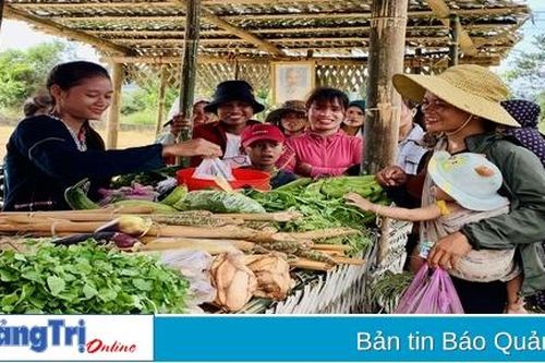 Xã Hướng Linh tổ chức ngày hội văn hóa dân tộc