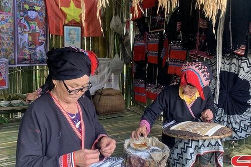 Thổ cẩm - sức hút từ nghệ thuật lưu truyền
