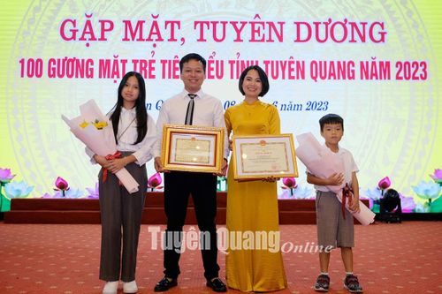 Cặp vợ chồng truyền cảm hứng