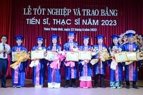629 tân tiến sĩ và thạc sĩ được trao bằng tốt nghiệp