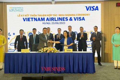 Vietnam Airlines hợp tác với Visa để thực hiện mục tiêu hãng hàng không số đầu tiên của khu vực