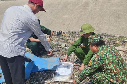 Ma túy đá lại dạt vào bờ biển Quảng Trị