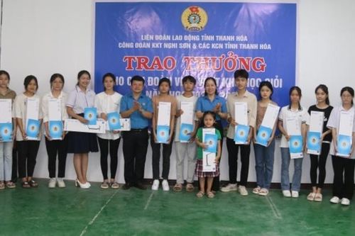 Thanh Hóa: Trao thưởng 39 học sinh học giỏi là con đoàn viên có hoàn cảnh khó khăn