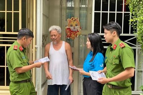 Kỳ 2: Tấn công quảng cáo, rao vặt sai quy định và 'tín dụng đen'