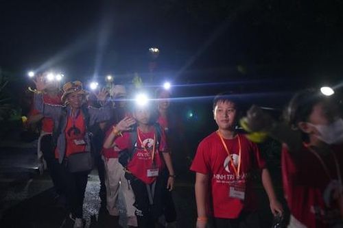Đội mưa, vượt đêm các chiến binh nhí chinh phục hơn 12 km đường núi Ba Vì