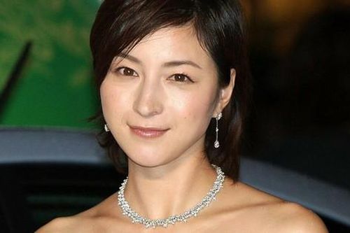 Đời sống tình ái hỗn loạn của vợ chồng 'ngọc nữ Nhật Bản' Ryoko Hirosue