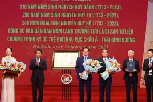 Làng Trường Lưu đón bằng chứng nhận di sản tư liệu thế giới lần thứ 3