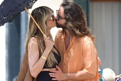 Siêu mẫu Heidi Klum yêu say đắm chồng kém 16 tuổi