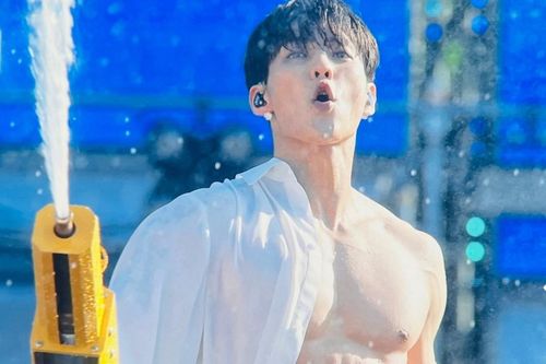 Minhyuk khoe cơ bắp nhờ ăn 6 bữa một ngày
