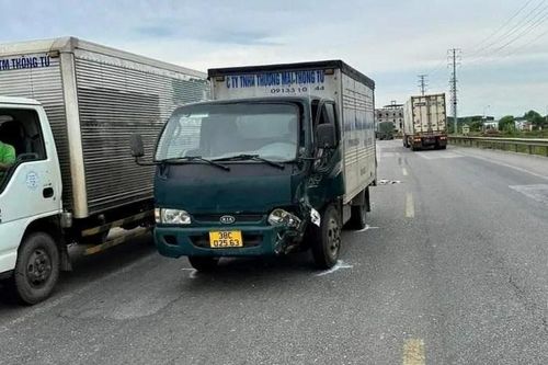 Tai nạn giao thông ngày 24/6:Xe đầu kéo rơi lốp làm vỡ đầu 2 xe tải