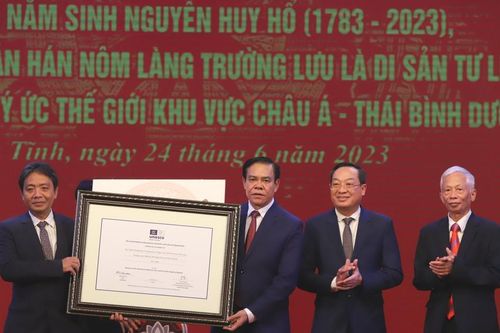 Hà Tĩnh: Đón bằng công nhận Văn bản Hán Nôm làng Trường Lưu là Di sản tư liệu thế giới
