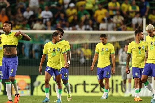 Không HLV, không phong độ, không có cả tự tin: chuyện gì đang xảy ra với Brazil?