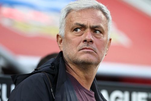 Vì sao HLV Jose Mourinho rút khỏi Hội đồng bóng đá UEFA?