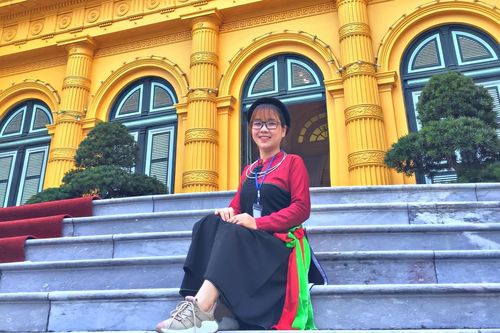 Điều đặc biệt về nữ sinh người Cao Lan tốt nghiệp xuất sắc