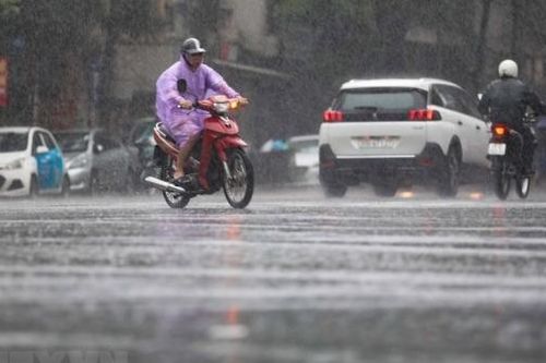 Dự báo thời tiết: Mưa lớn tại miền núi phía Bắc ngày cuối tuần, đề phòng lũ quét, sạt lở đất, Hà Nội chuyển mát