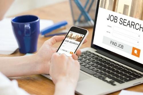 Sinh viên chật vật tìm kiếm việc làm thời vụ phù hợp trong dịp hè