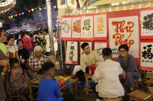 Quảng Ninh khai trương phố đi bộ Bài Thơ