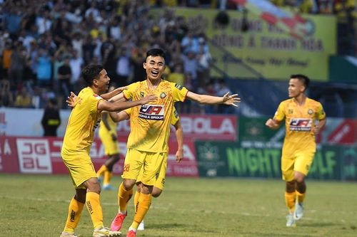 Trước vòng 12 V.League: Nước rút đầy gay cấn