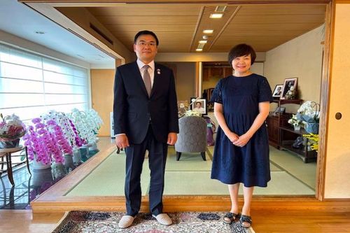 Đại sứ Phạm Quang Hiệu thăm Phu nhân cố Thủ tướng Nhật Abe Shinzo