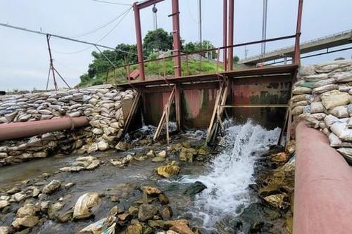 Thâm nhập trạm bơm khẩn cấp ứng cứu cho nhà máy nước sạch Sông Đà những ngày hạn chưa từng có