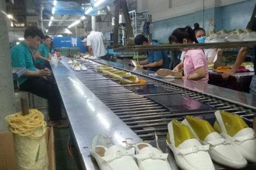 Gia công đơn hàng nhỏ, doanh nghiệp cầm cự chờ phục hồi