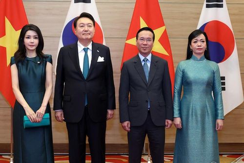 Chủ tịch nước và phu nhân chủ trì tiệc chiêu đãi Tổng thống Hàn Quốc và phu nhân
