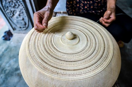 Về làng nghề mây tre đan chiêm ngưỡng chiếc lồng bàn 'độc nhất vô nhị'
