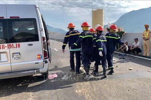 Vụ tai nạn trên cao tốc Nha Trang - Cam Lâm: Hai người bị thương nặng được chuyển lên tuyến trên điều trị
