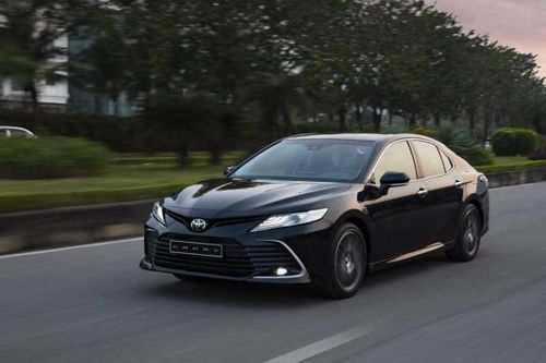 Phân khúc sedan hạng D: Toyota Camry giảm doanh số, vẫn giữ ngôi vương
