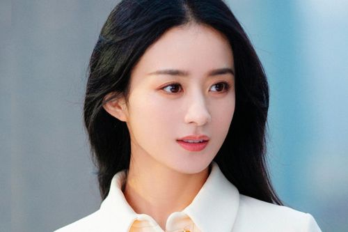 Động thái gây xót xa của Triệu Lệ Dĩnh sau 3 lần trượt cúp Thị hậu Bạch Ngọc Lan