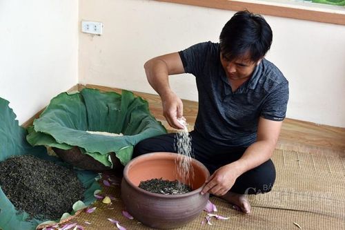 Người 'nâng tầm' cho trà sen bay cao, vươn xa