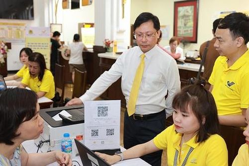 Bưu điện Việt Nam và Cục Đường bộ hỗ trợ người dân đổi giấy phép lái xe trực tuyến
