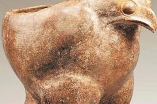 Chuyện ly kỳ về bảo vật vô giá: Hũ gốm vô tri mang về 'làm chậu cho gà ăn', ai ngờ là báu vật quốc gia