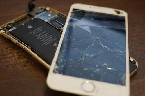 Từ nay bạn có thể tự sửa chữa iPhone 14 của mình theo hướng dẫn của Apple