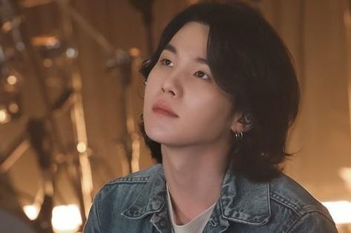 SUGA (BTS) kể chuyện đi vòng quanh thế giới để sáng tác trong 'SUGA: Road To D-DAY'